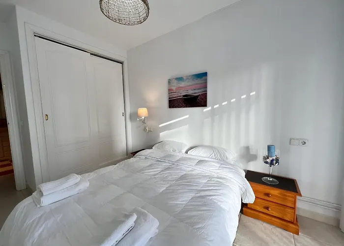 Cozy On The Of Lägenhet *